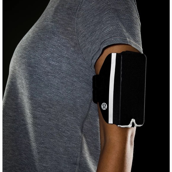 Lululemon Fast And Free Run Armband Black S/M - Picture 2 of 7